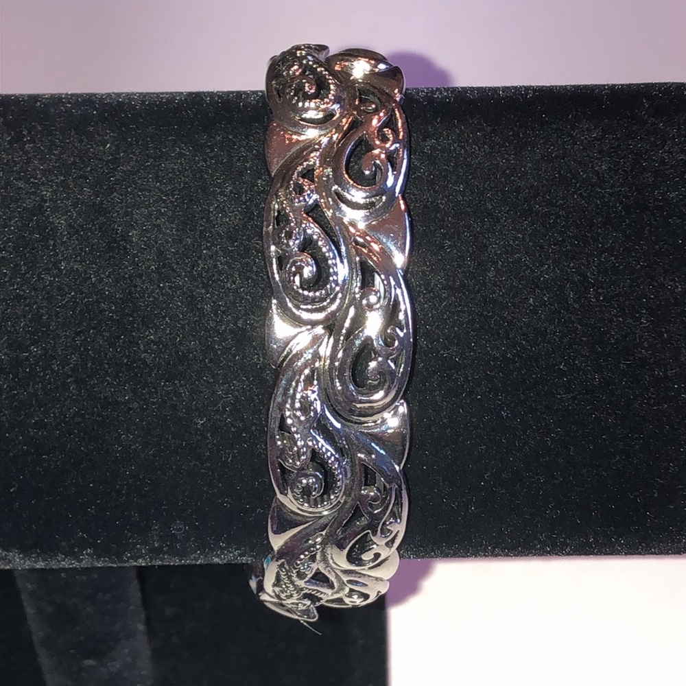 Silver Tone Scrollwork Stretchy Boho Bracelet